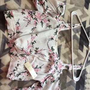Super cute floral crop top!